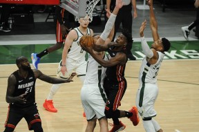 博鱼体育在线-霸王龙杀死鲨齿龙视频