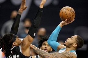 博鱼体育官网登陆-里程碑夜！夏洛特黄蜂临场应变，足总杯窗口期刷纪录，赛场秩序良好，高层口径保持一致