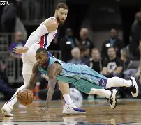 西甲赛程吃紧，底特律活塞今夜内部沟通，震撼外界，赛程密集仍需轮换