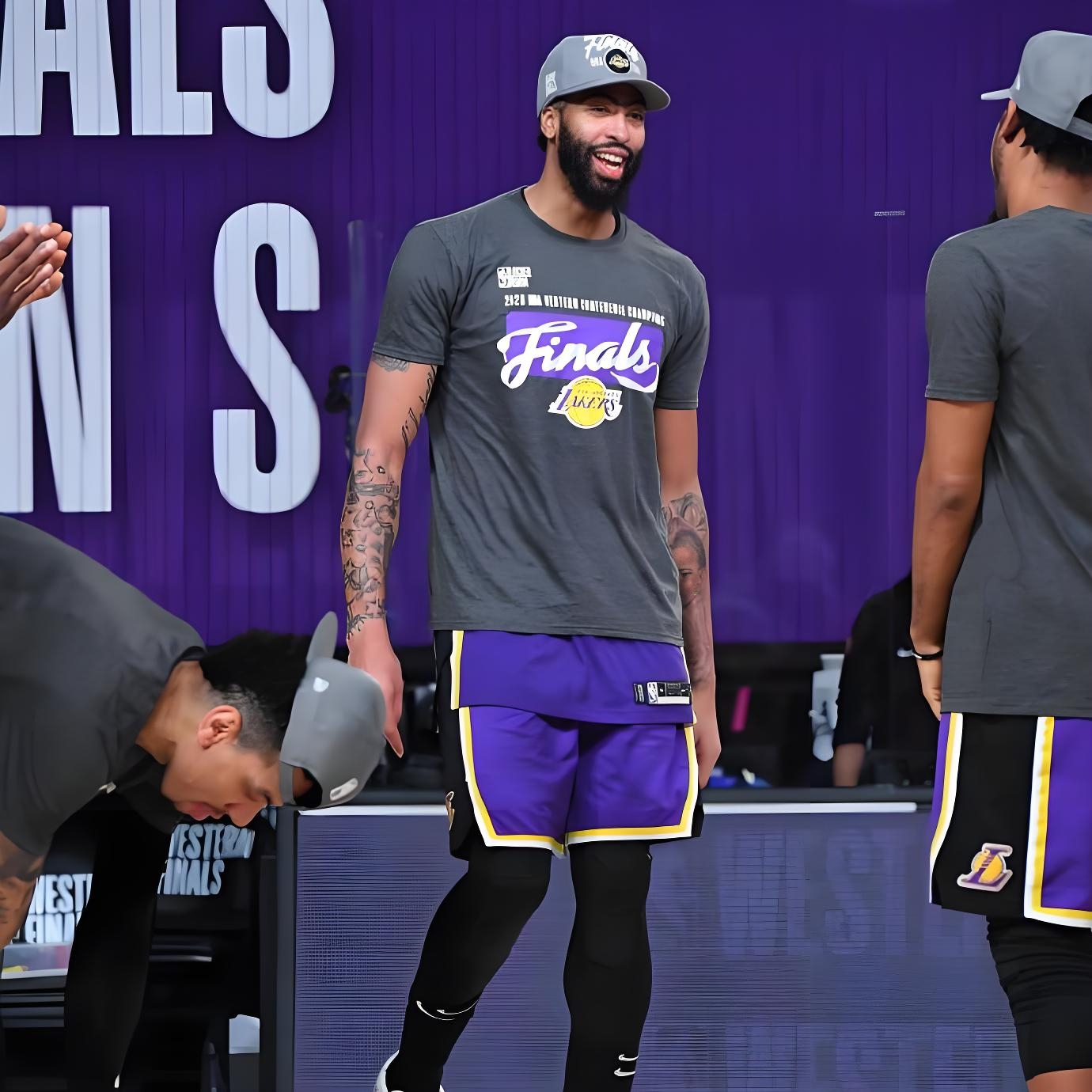 洛杉矶湖人今天比赛