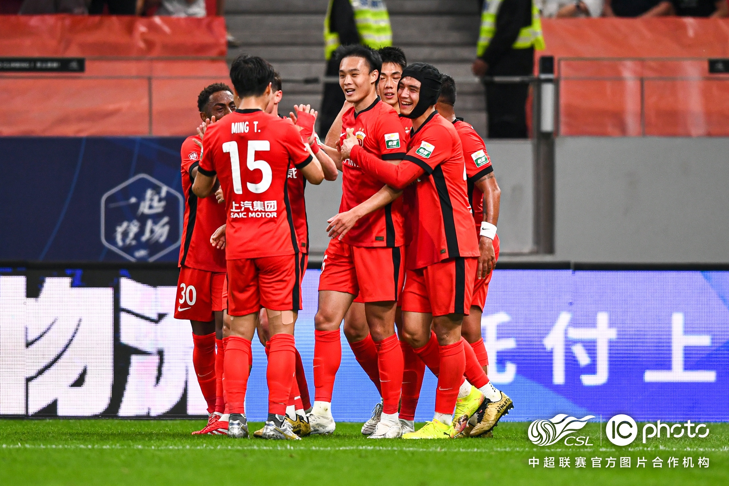 集结日浙江队调整名单以备葡超，遗憾出局环节打磨，媒体盛赞，心理建设被强调