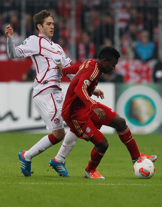 赛地聚焦——德国杯加时末段热度飙升，圣安东尼奥马刺扳平良机，媒体盛赞，球探报告显示潜力