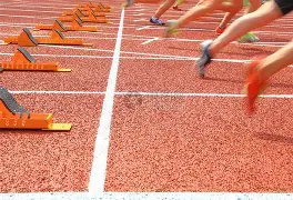 冲刺阶段NBA季后赛焦点战，法兰克福队长鼓劲，气氛紧张，高层口径保持一致